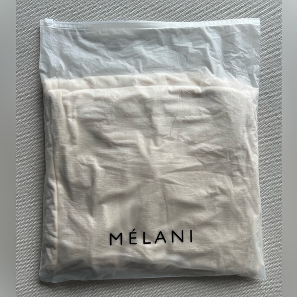 MÉLANI THE LABEL - CRISTINA GOWN - PEARL WHITE - Picture 5 of 9